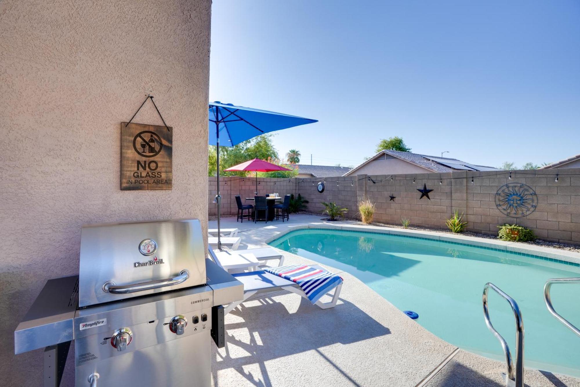 Вілла Sunny Surprise Getaway With Private Yard And Pool Екстер'єр фото