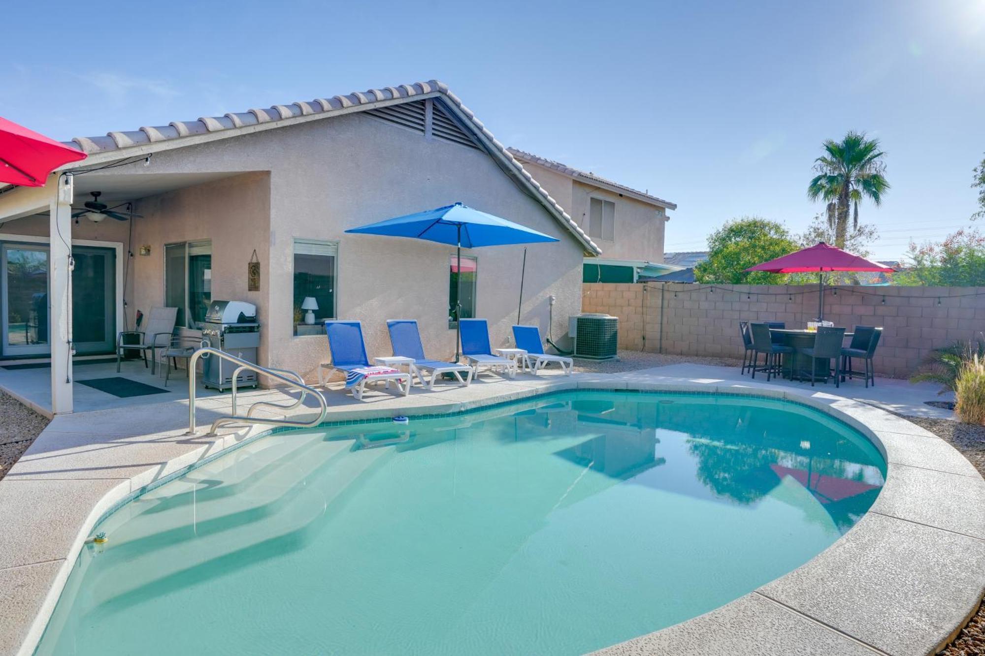 Вілла Sunny Surprise Getaway With Private Yard And Pool Екстер'єр фото