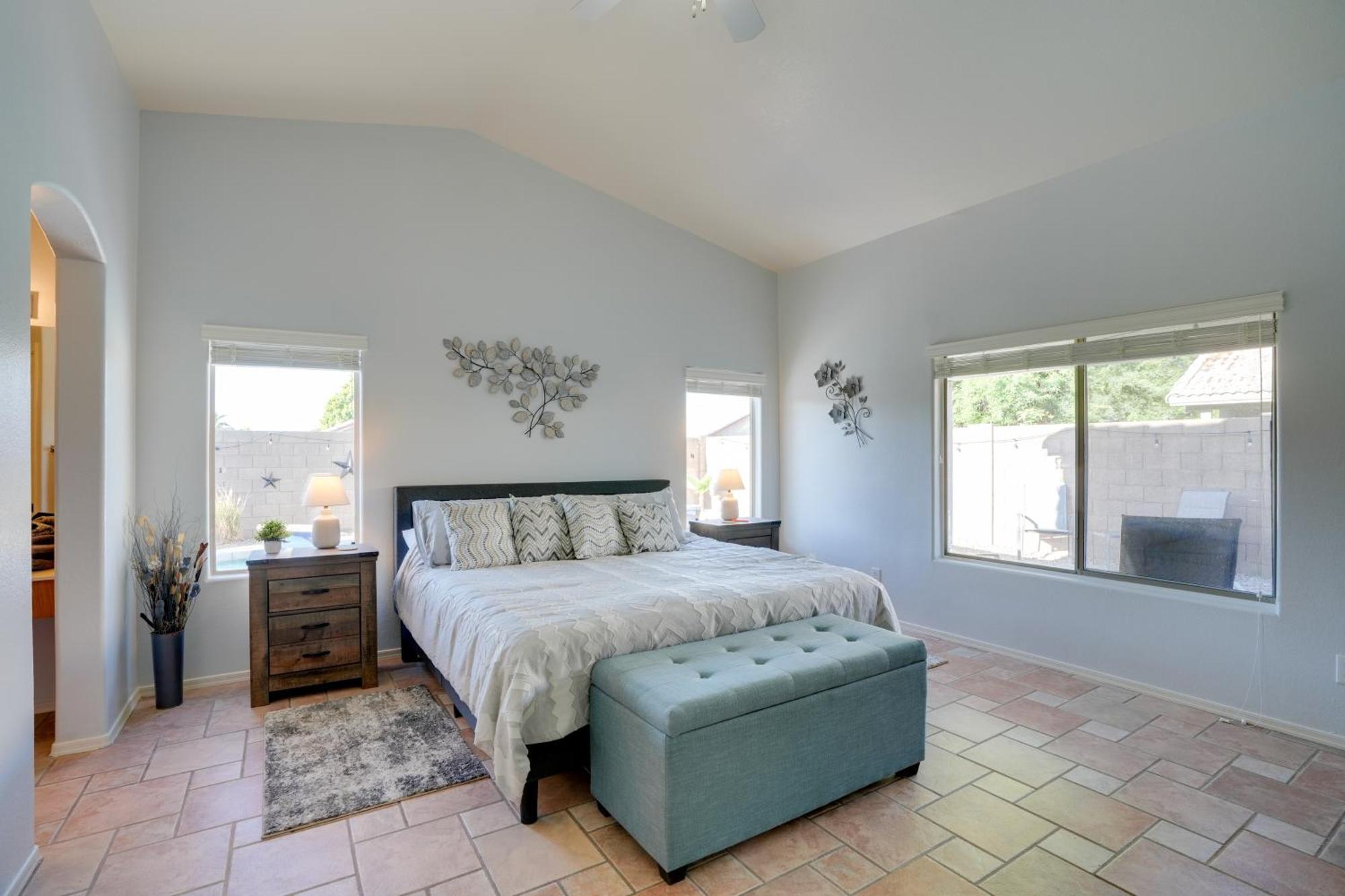 Вілла Sunny Surprise Getaway With Private Yard And Pool Екстер'єр фото
